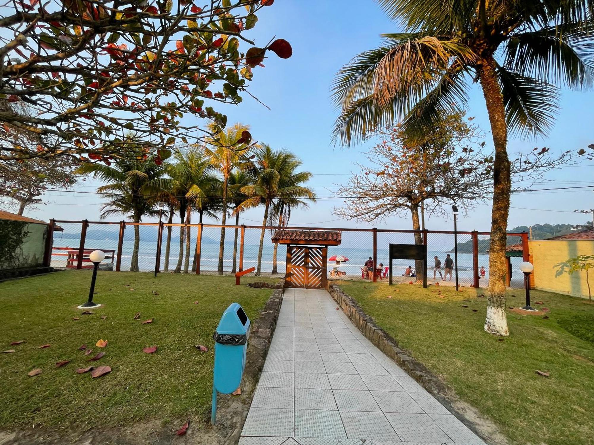 Pe Na Areia Na Praia Das Toninhas - Villagio 24 Porto Feliz Ubatuba Exterior photo